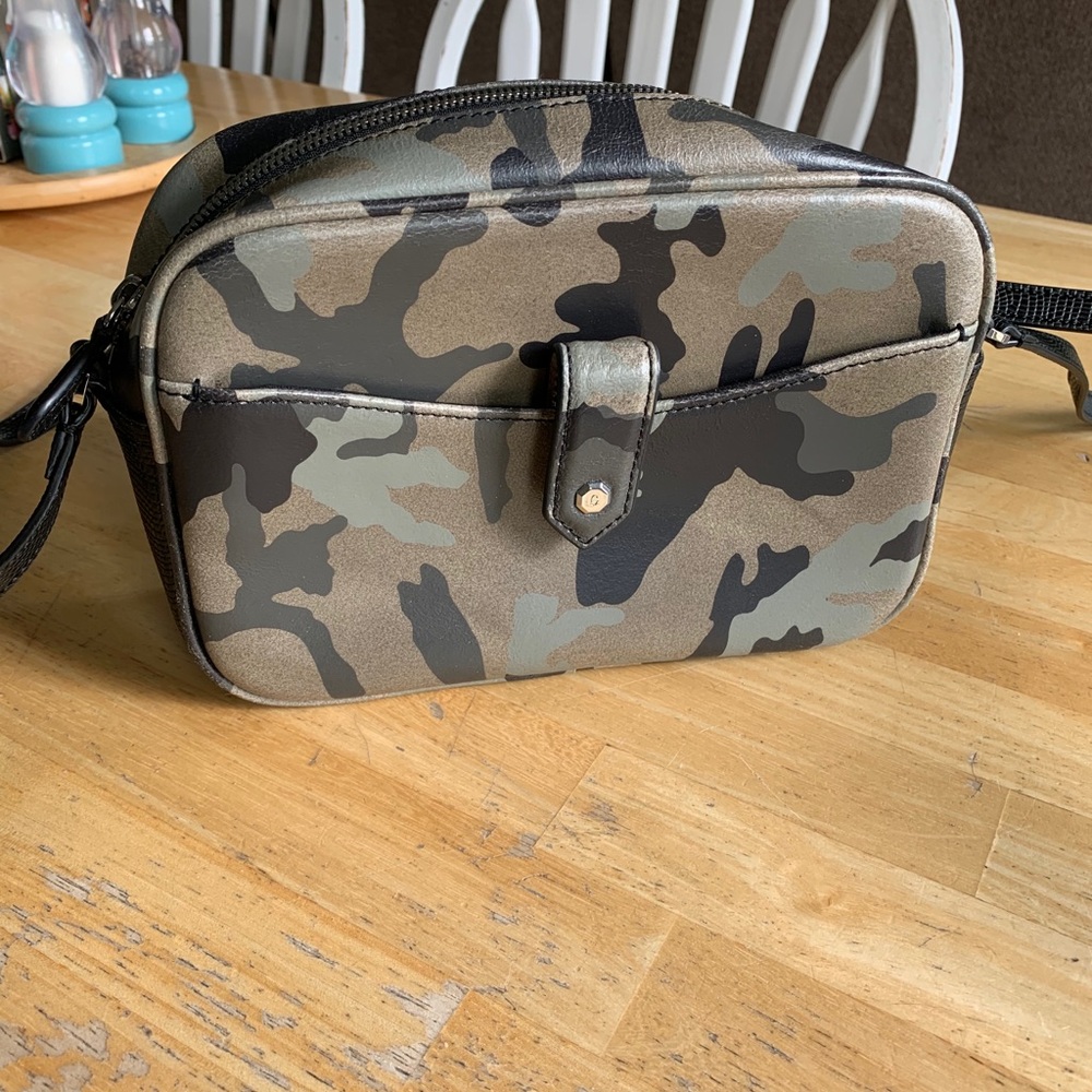 G.I.L.I leather camo crossbody purse